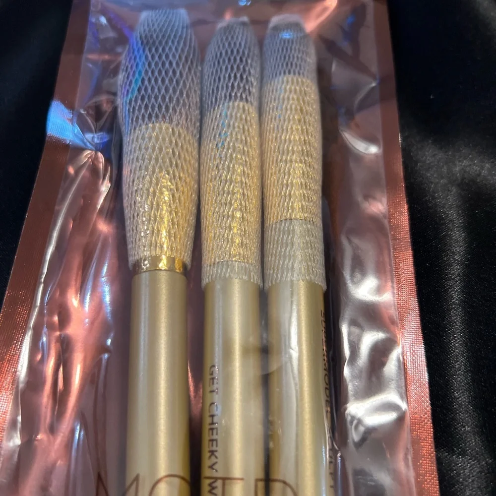 MOTD 3 Gold Brush Set Golden Gem Bronzer, Supermodel Sculpt & Get Cheeky With It